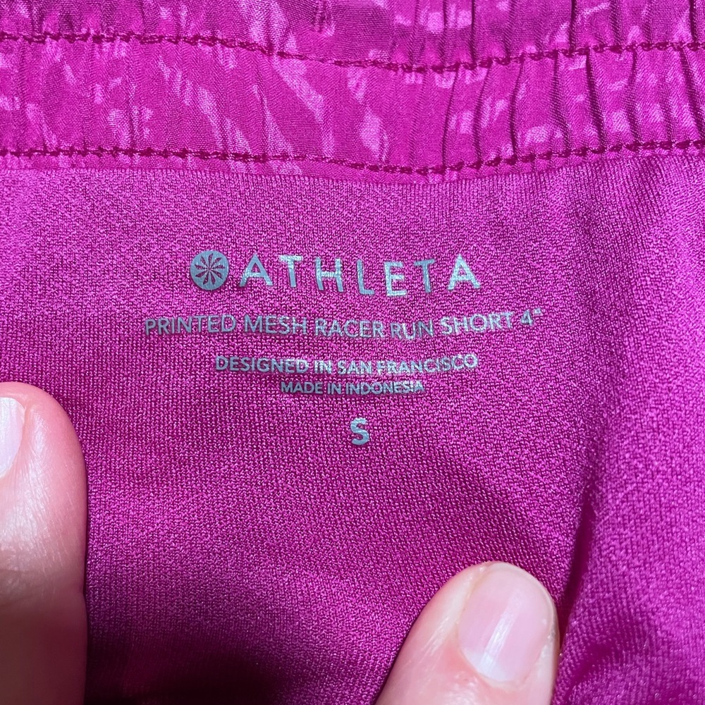 Athleta Mesh Racer Run Mid Rise 4" Shorts. Purple. Size S. - Picture 3 of 13
